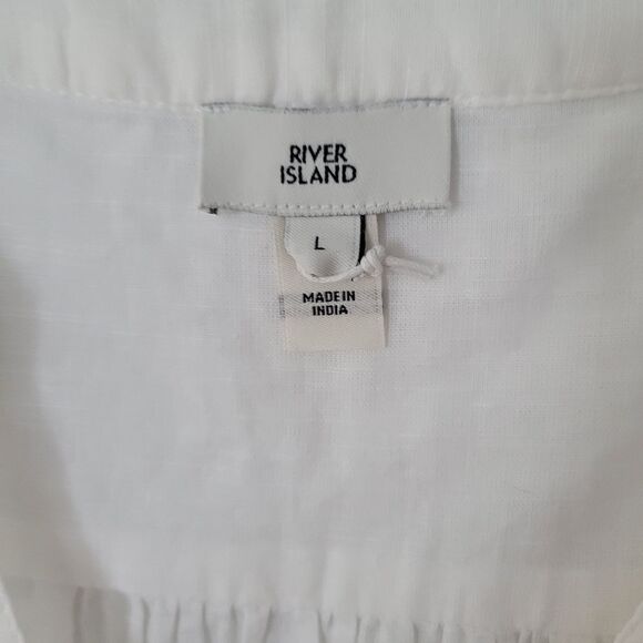 River Island Lace Mini Beach Shirtdres Missing a Belt - Picture 6 of 6